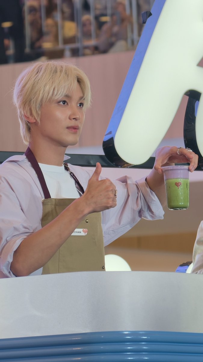 cupfuckincake's tweet photo. Haechan with matcha cloud 🤗

#해찬 #HAECHAN
#HAECHANxKopiKenangan https://t.co/ieGCATgkBJ