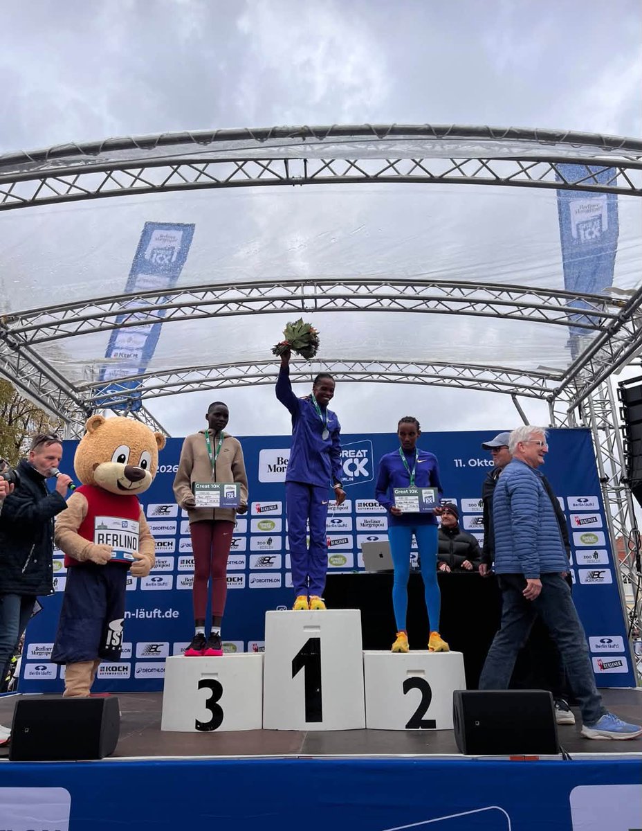 877babafm's tweet photo. Golden girl Peruth Chemutai won the womenβs 10km race at the Berliner Morgenpost Great 10K in Berlin, Germany! She clocked 29:57! π₯πΊπ¬
Her counterpart Peace Chebet finished 3rd and secured a bronze medal!
Congratulations to them β€οΈπ
#BabaSports
#Babafmupdates https://t.co/wjm9ewnhcQ