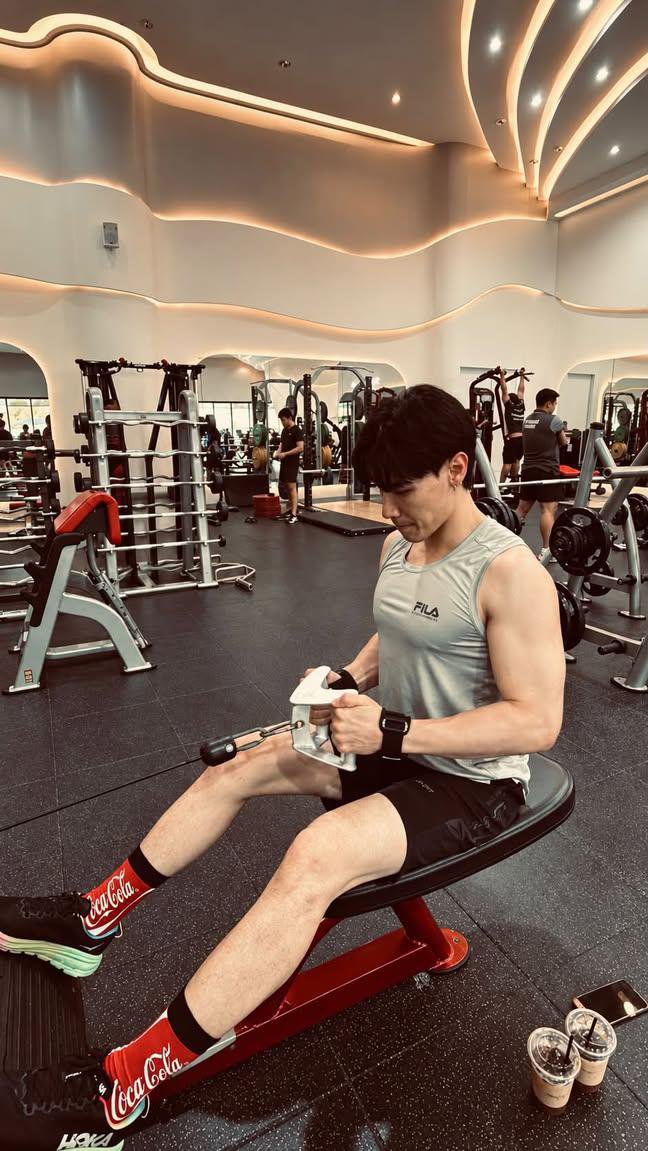 polipolysc's tweet photo. OH, HE'S ACTUALLY LOCKED IN 💪👀

#plapodd https://t.co/yeyXbb12CN