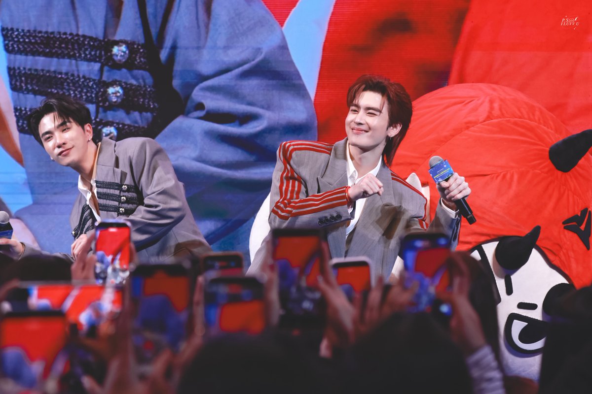 psiluvvu's tweet photo. 261012 :

จุ๊บเหมียวสามคน น่าย้าก🐾🤏🏻

PSD FAMILY 37TH KINGPOWER

#KingPowerxPerthSantaDomiia https://t.co/sxUKd5p1ur