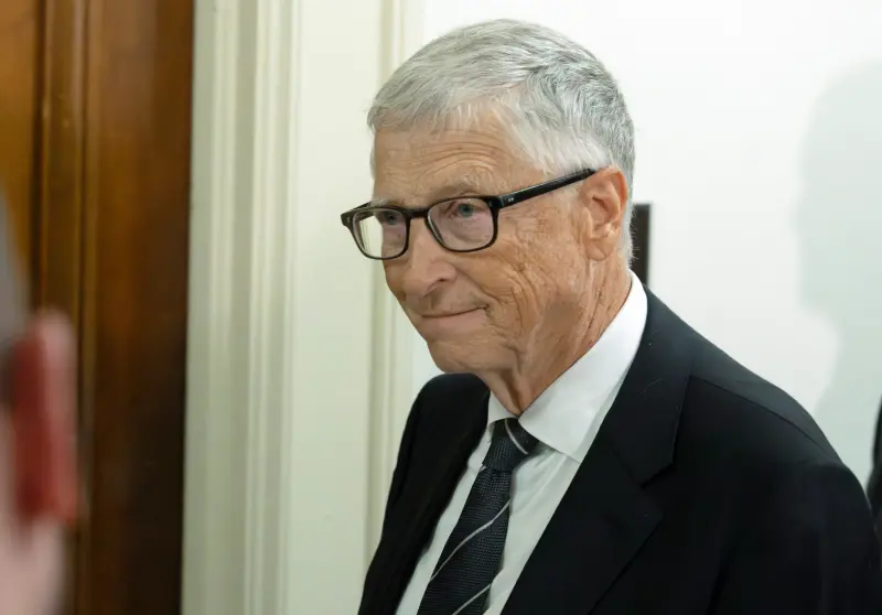 Anon54470532's tweet photo. Bill Gates warned that BAD PEOPLE with no safeguards and the latest AI models will cause "a lot of negative surprises" in cyberattacks within a year, from extortion to market disruption. He said governments aren't doing enough, and CrowdStrike reports AI enabled attacks rose 89%. https://t.co/p0ebEiGg6Q