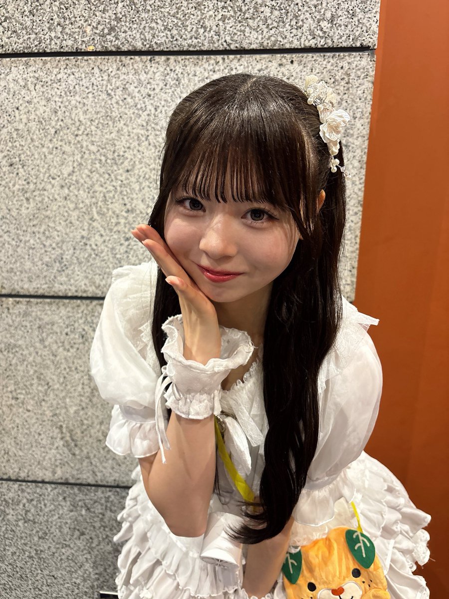 tomorrow_st's tweet photo. 『MATSUYAMA GROOVE Fes 2026』
1012

One Last Bloomのつむさんと
初めましてでした！

明るい笑顔か印象的で
特典会も楽しませてくれました！

もっと楽曲聴いて
楽しみたいです^ ^

愛媛に来てくれて
ホントにありがとー
@mashirotsumugi https://t.co/i72Z9qEebF