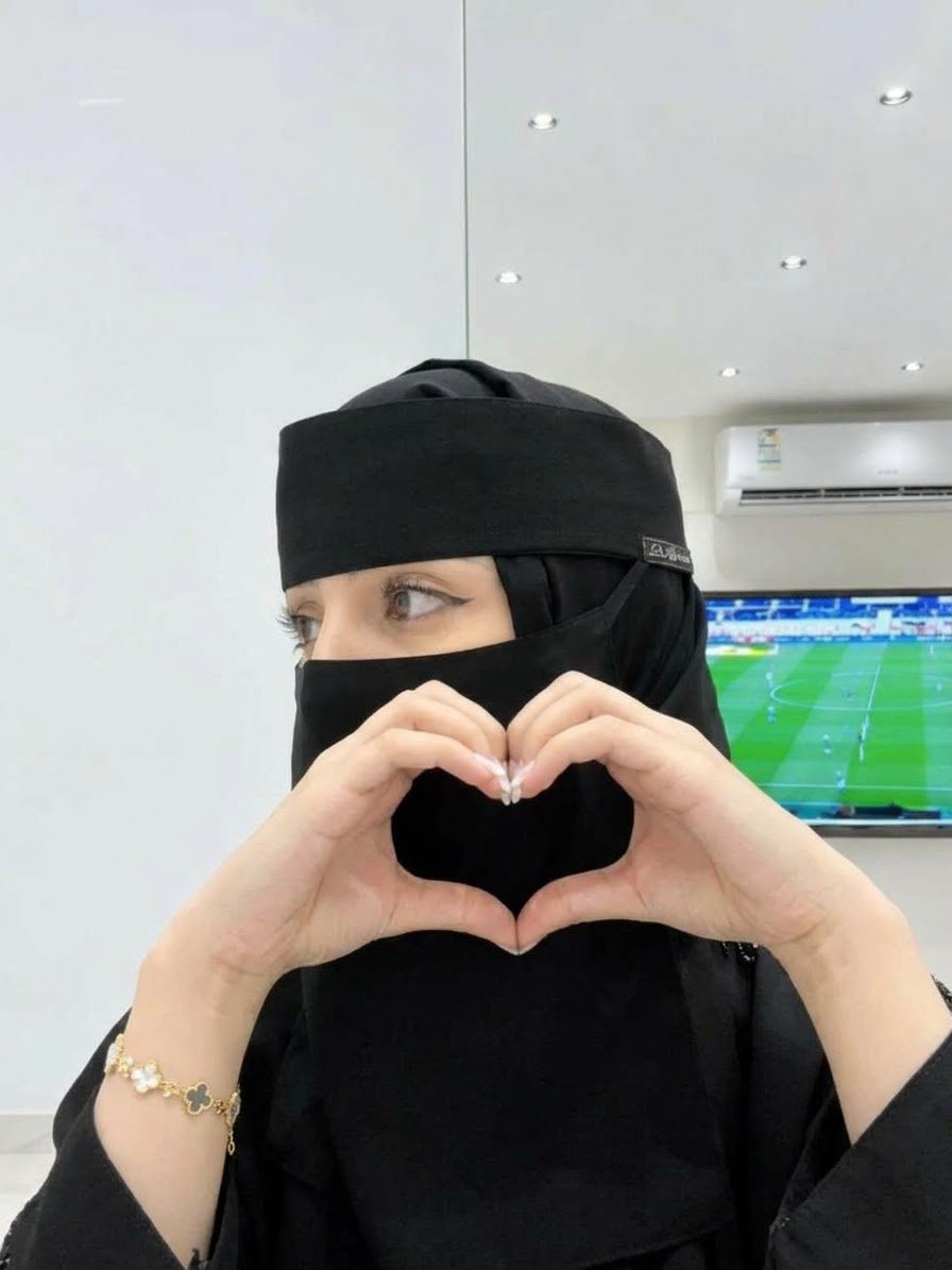 er3wc's tweet photo. انت في قلبي ♥♥♥وانا وين https://t.co/lUO0lPwxE2