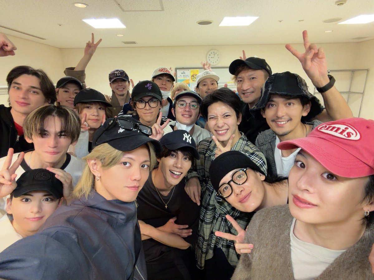 kento_leo9's tweet photo. 新テニミュ東京千秋楽、ご視聴ご来場誠にありがとうございました🎾

大阪も1戦に命をかける👍 https://t.co/qkfp78rmNm