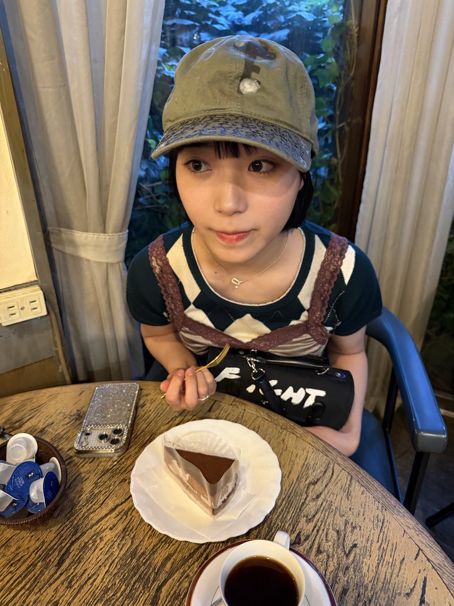 AYUNiD_BiSH's tweet photo. 誕生日でした！いつもありがとうございます！自分でケーキ買って食いました！ https://t.co/51BIDUhuJC
