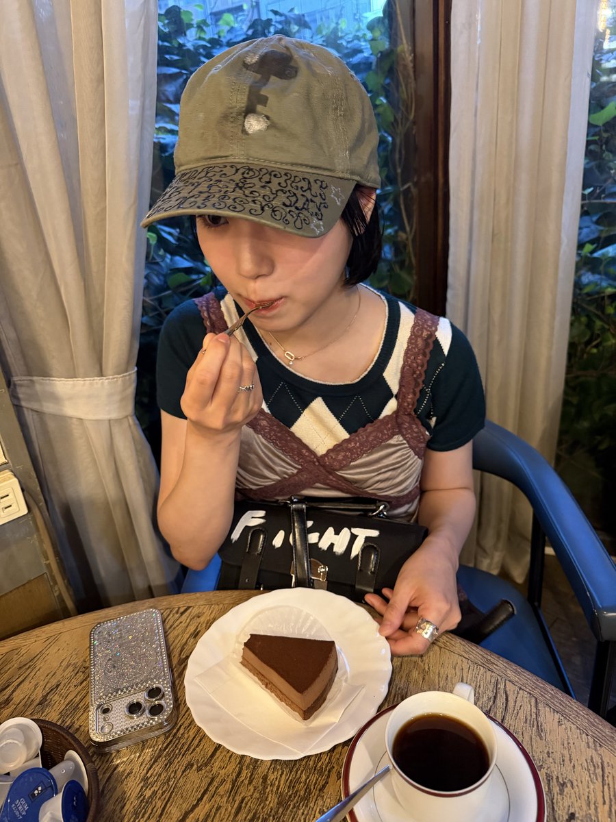 AYUNiD_BiSH's tweet photo. 誕生日でした！いつもありがとうございます！自分でケーキ買って食いました！ https://t.co/51BIDUhuJC
