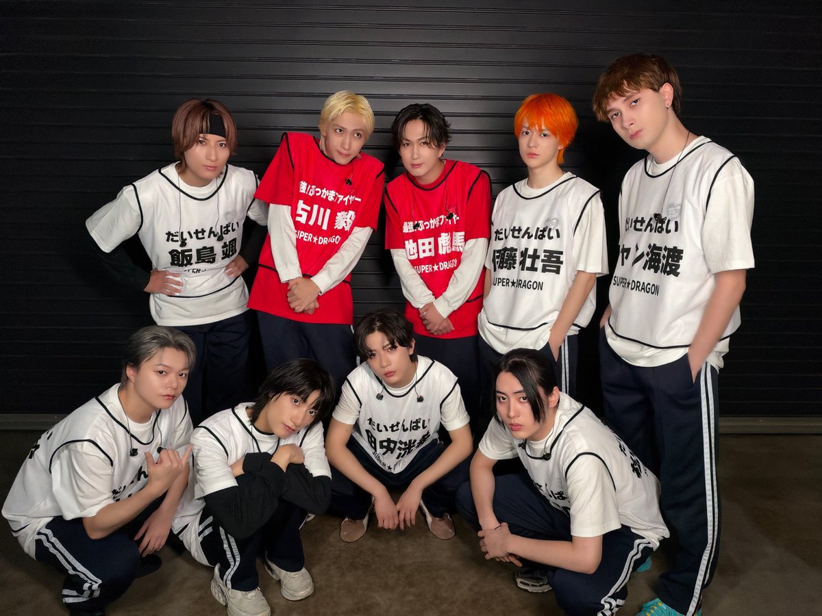 I0321i_'s tweet photo. だいせんぱいに囲まれてる2人、怯えてるの可愛すぎふ。
右下らへん(ほぼ和哉)が、怖いよォ〜(∩´﹏`∩) https://t.co/hU4wFvDTYi