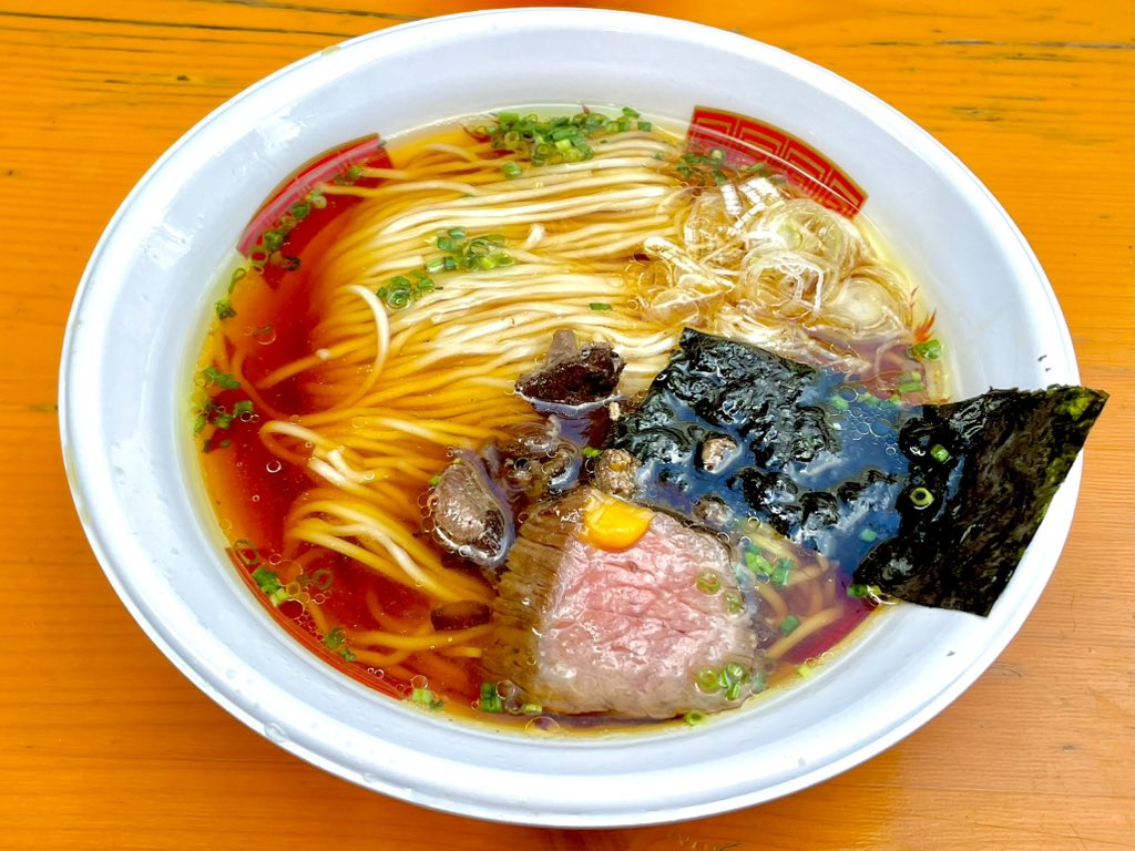 Taro_daze's tweet photo. RiCE 10th イベント
FOOD CULTURE FESTIVAL
池尻HOME/WORK VILLAGE

10/12 Ramen Feel 特別営業

☆Tokyo 2026
 3周年のTokyoをモチーフにした一杯
で色々な食材のバランスよい味わいを
感じながら牛肉の旨味と海苔の風味も
よくクラシカルな一杯は最高で久々に
お二人にもお会いできて大満足した😋 https://t.co/Qvwxyy8Fog