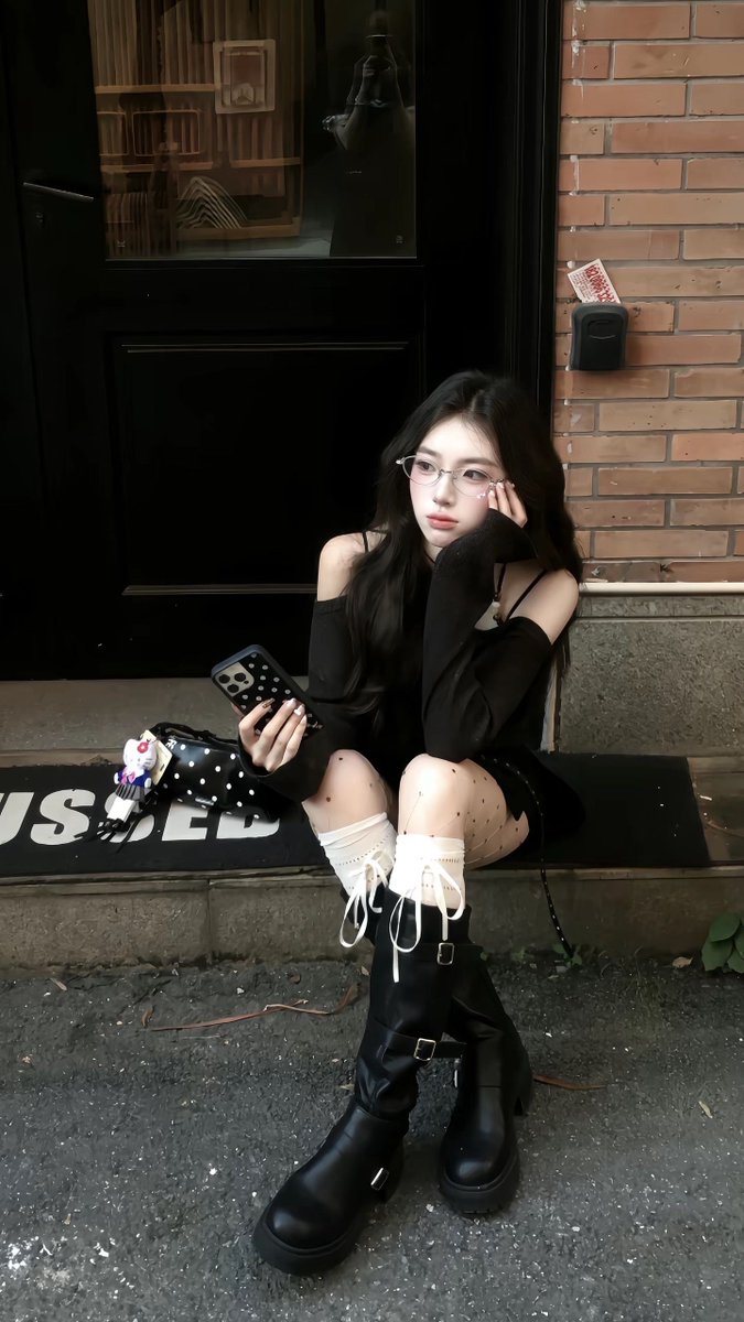 Nara18254's tweet photo. Sweet and cool girl on street corner, black off-shoulder outfit, glasses, unique vibe #streetportrait #fashion https://t.co/nQ9Iz79GdI