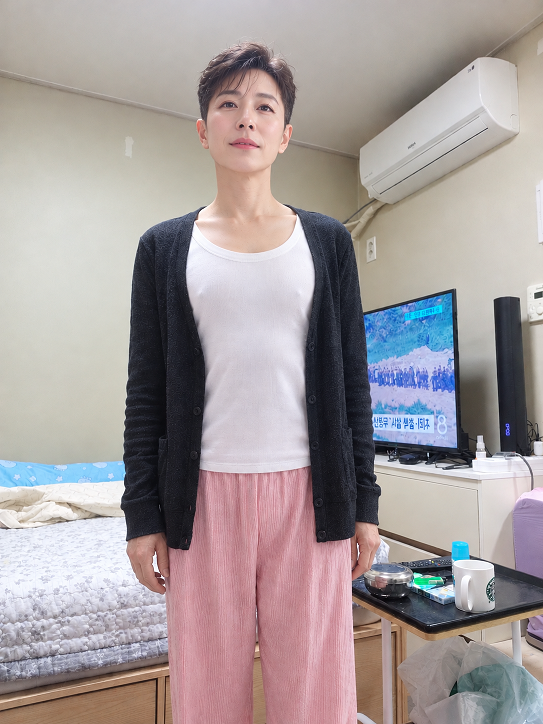 PapaMotherMom's tweet photo. 163/48 아담하고 슬림한 6n장년 바텀, 
[ 올드파파마더맘 ] [ 스킨헤드맘 ] [ 엄마같은남자 ]  

얼굴만 ChatGPT 로 바꿔봤슴, 
얼굴 아래 몸 은 실제 모습임^^ 

#게이 #바텀 #gay #oldgay #스킨헤드게이바텀 #ㅇㄴ #원홀투스틱  #3s초대환영 https://t.co/ufU5zzsNLN