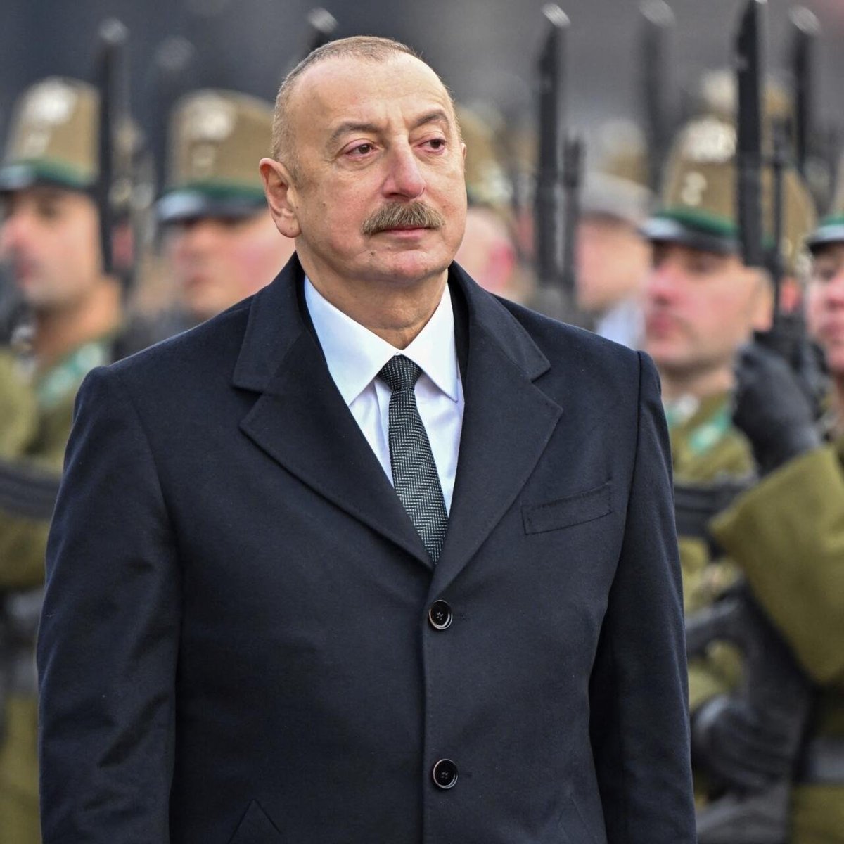 dengeplus's tweet photo. Azerbaycan Devlet Televizyonu: (Okullardaki başörtüsü yasağı hk.)

"Devlet, millî kimliğimize Arap değerleri katmaya yönelik her türlü girişimin önüne geçecektir." https://t.co/VLEDW6NODd