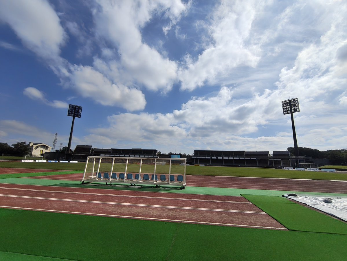 tmn_sumomo_06's tweet photo. #ちふれASエルフェン埼玉
選手、関係者、サポーターの皆さん、お疲れ様でした🙇
#瀬野有希 選手のアディショナルタイムでの劇的ゴール😭
クラシエカップ2位浮上👏
最高過ぎます😆
次節からリーグ戦へ戻ります。この勢いでリーグ戦も勝って順位を上げましょう⤴GO！ELFEN💪

今節もコンシェルジュでお世話になりました🙇
まず、市原まで来てくださったエルフェンサポーター、新潟サポーターの皆さん、ありがとうございました🙇
入場者数以上の熱気を感じました👍
熊谷での開催ができない事で、SNSを中心にご指摘を受ける事が見られました。
それはありがたい言葉として運営側も受け取っていますし、この事を糧にスタッフさんも頑張っています！どうぞこれからも温かい目で応援して頂けたら嬉しいです😊
だから今節勝てて本当に良かったです😆選手の皆さん、ありがとうございました😀

いちファンとして。有希さん、あなたホント凄すぎます😆
ファンの方々がまたお譲り下さいました。ありがとうございました🙇