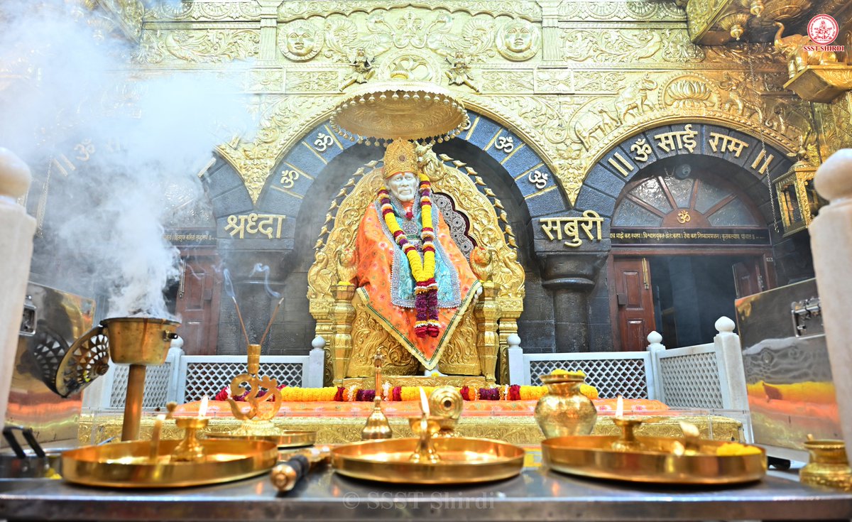 SSSTShirdi's tweet photo. *!! ॐ साई राम !!*
*श्री साईबाबा संस्थान विश्वस्त व्यवस्था,शिर्डी*
*!! ॐ Sai Ram !!*
*Shri Saibaba Sansthan Trust, Shirdi*
≈≈≈≈≈≈≈≈≈≈≈≈≈≈≈≈≈ 
*आरती :-धुपारती*
*सोमवार १२ ऑक्टोबर २०२६*              *Aarti :-Dhooparti*
*Monday 12 October 2026* https://t.co/HON1K42JEL