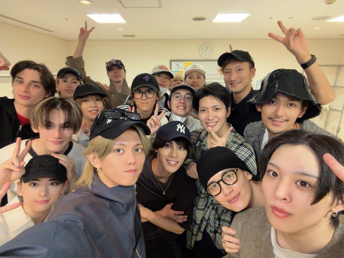 ryusei_maruyama's tweet photo. ミュージカル『新テニスの王子様』The Final Stage
東京公演千穐楽、ご来場とご視聴ありがとうございました🎾

最高に楽しかったです…！

もっともっと良いモノを届けられるようにブラッシュアップして、また大阪から頑張りたいと思います💪🏻🧡

改めて東京公演ありがとうございました！

#新テニミュ https://t.co/ySHDNJrJAQ