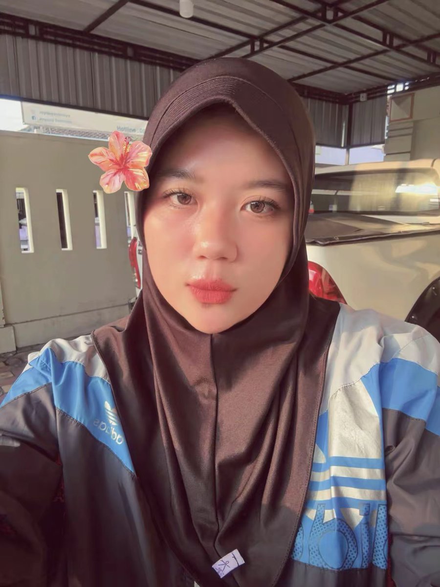shamineeeeee's tweet photo. Pake jaket bpk be like https://t.co/CTwRQp1hT9
