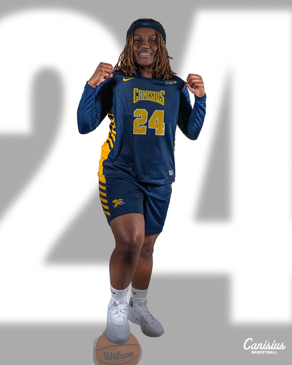 GriffsWBB's tweet photo. In one-month range 🏹 

#Griffs | #MetroHoops https://t.co/FVz5no5y3K