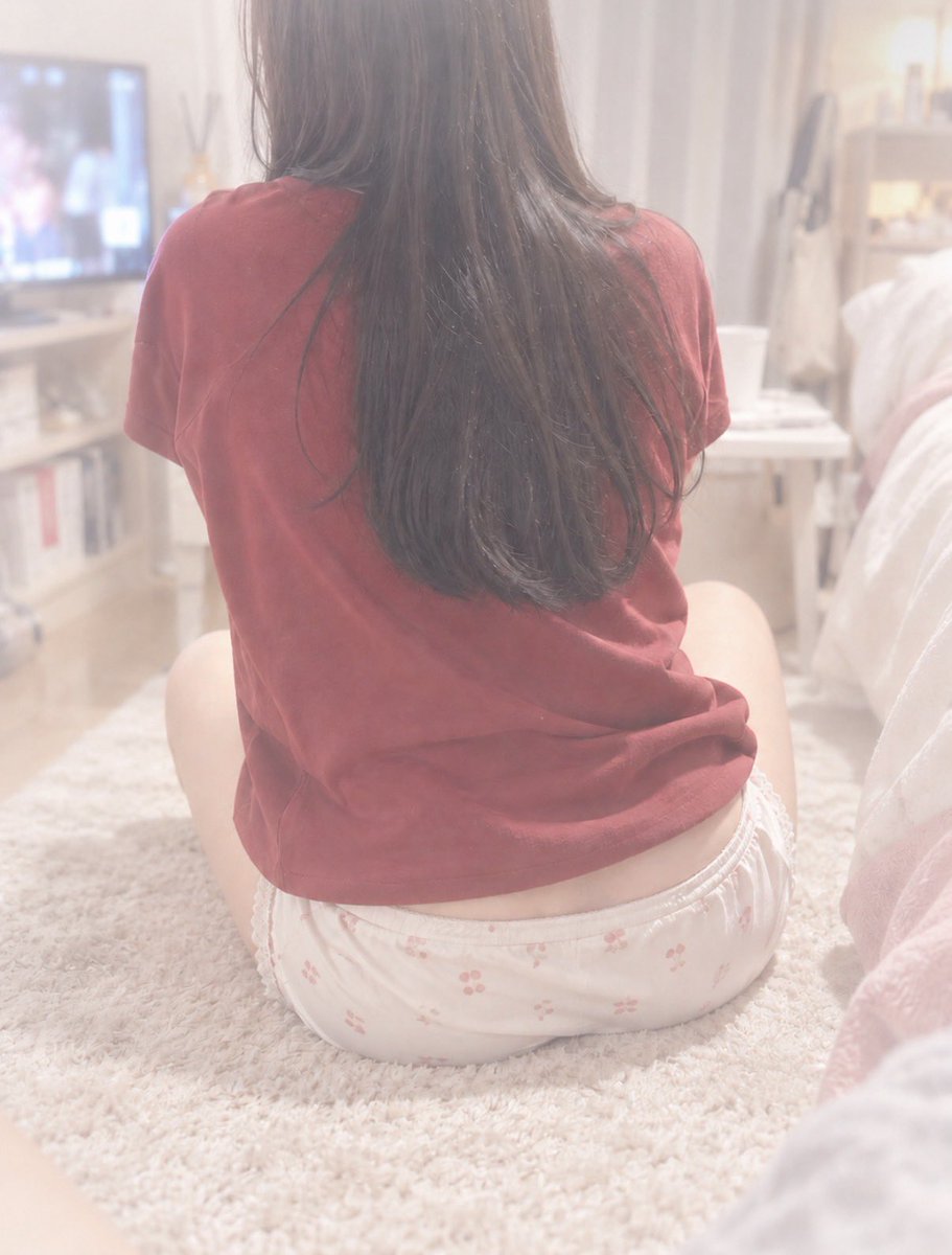 tomokano_ntr's tweet photo. 今日泊まる事になったんだけど、
これって誘ってる？！
間違いなく誘ってるよね！！ https://t.co/HRFpLSjSOK