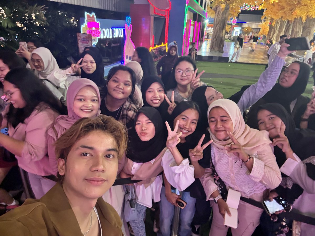 cokolight's tweet photo. mau setoran foto, salam kenal semuanyaa 🫶
#CHNCEonStage https://t.co/eolLKYoMmO