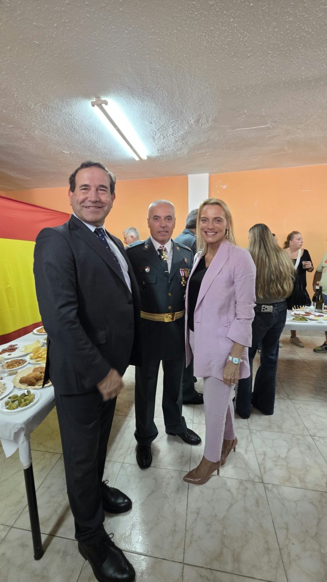 PPdeGetxo's tweet photo. Hoy,#12deOctubre, hemos visitado la #ComandanciaNaval de #Bilbao con motivo del día de la #Hispanidad
💐Después, hemos acompañado a la @guardiacivil de #Algorta para celebrar el día de su patrona, la #VirgenDelPilar
🇪🇸¡Gracias por vuestro servicio y dedicación!
#Andrade2027 https://t.co/0awoDCNHmQ