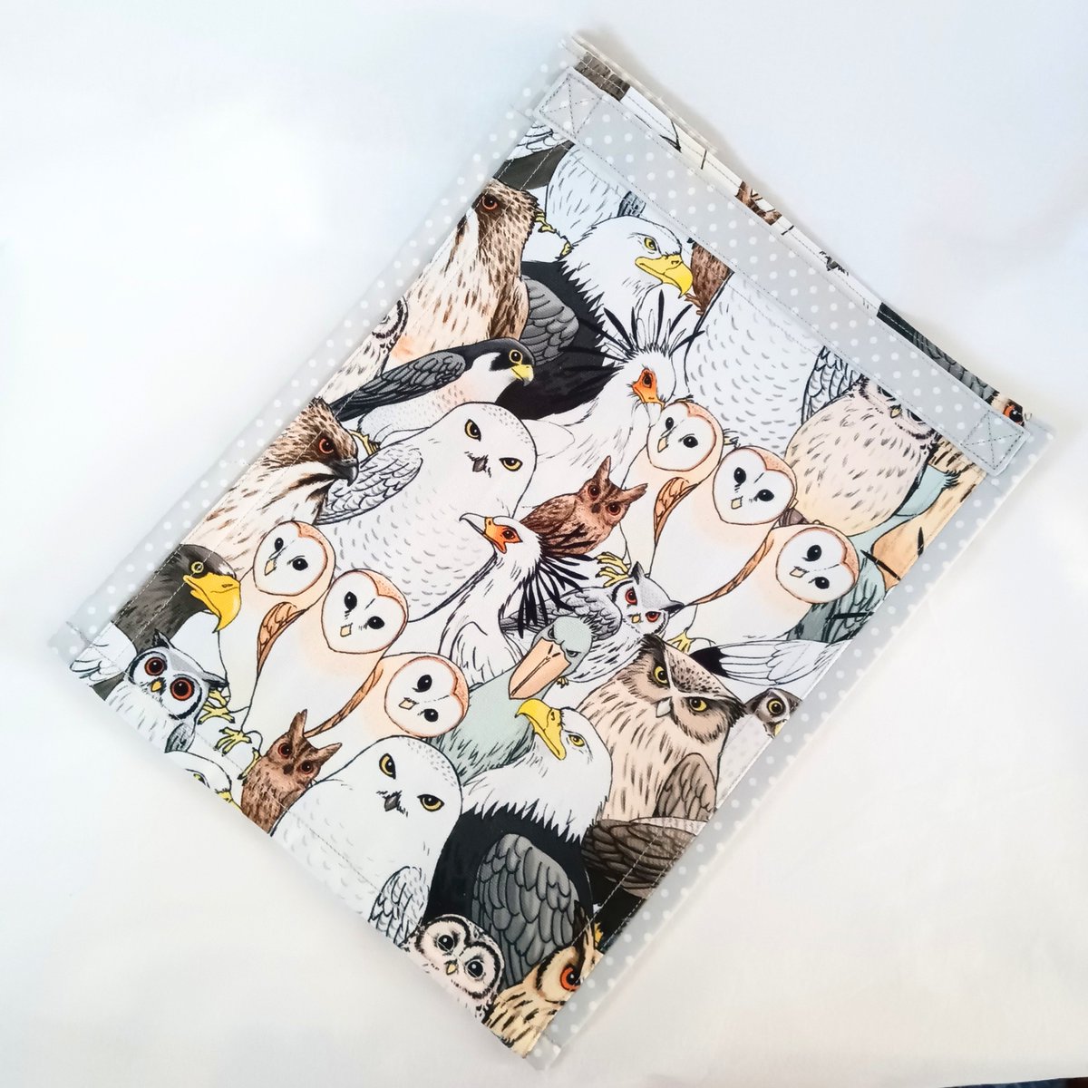 itocafe20151's tweet photo. 鳥さんぎっしりのエコバッグ作りました。
コンビニ弁当サイズです。

ぎっしりみっしり圧強めはかっこいい。

生地は @RealfabricJP さんのものを使用しています。 https://t.co/uOxs7to2SY