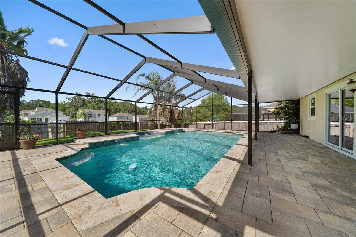 TheRealJAParker's tweet photo. Baywood Hills living means more time poolside and less time escaping the Florida heat. ☀️ This 5-bed, 3-bath Alachua home offers 2,800+ sq. ft. and is under contract, accepting backups at $419,900. https://t.co/OTBdcY4N3J https://t.co/qCp7RFVTtD