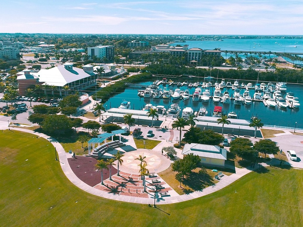 IFlyRhodeIsland's tweet photo. Fun is waiting in Punta Gorda, Florida! Catch local events like the Florida International Air Show or the Sunseeker Jazz Festival, both happening in November. Fly nonstop with @Allegiant from PVD! ✈️ #FlyRI #FlyPDG  @PuntaGordaAir

Book now at https://t.co/AbPRQt2Skv https://t.co/JszKGk4Xdc