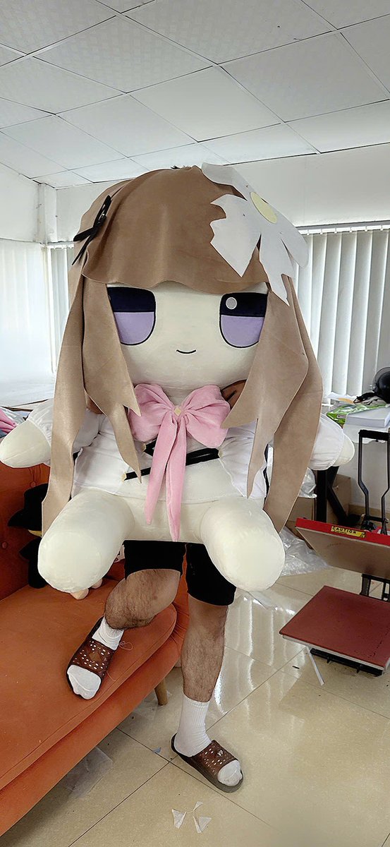 LPT_kusa's tweet photo. With great sadness i have to let go the giant 1:1 shiina fumo for my medical bill
she will go for 150$ not inclued shipping, shipping might be 100$+
for easier shipping she will be un-stuffed
no, she doen't come with panty https://t.co/skkiXtFJCC