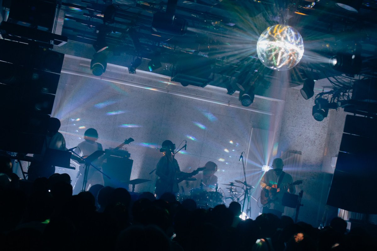 yukanagase_'s tweet photo. 2026.10.12
ぷにぷに電機 × 長瀬有花
@表参道WALL&amp;WALL

初めましてのぷにぷに電機さんと、お互いバンドセットでのツーマンでした！
とっても贅沢な時間が流れていて、多幸感の中を揺蕩いました
ありがとうございました🐠🫧 https://t.co/iDR8koKdNP