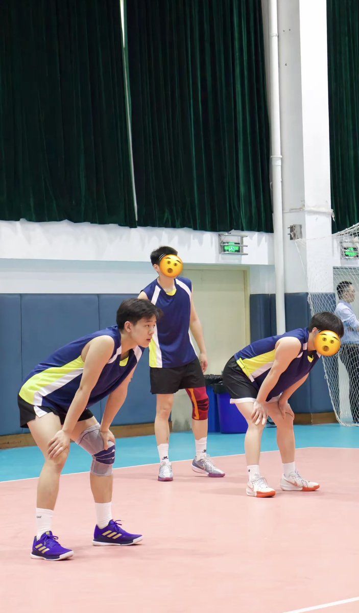 dhhdhd1024217's tweet photo. 训练完我就这样 https://t.co/GroqeJFeiS