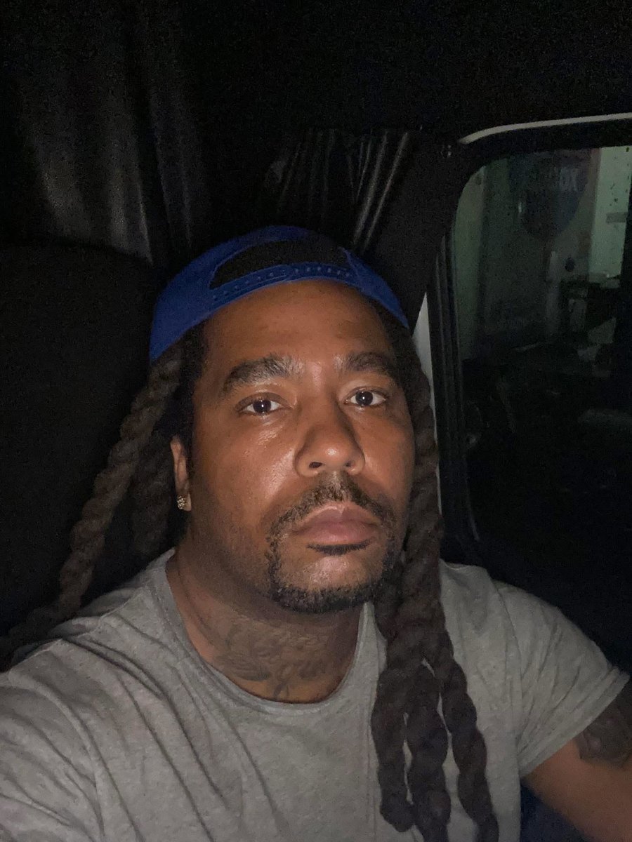 bigdictrucker's tweet photo. The face                                 The dick https://t.co/QbnP2OveXC