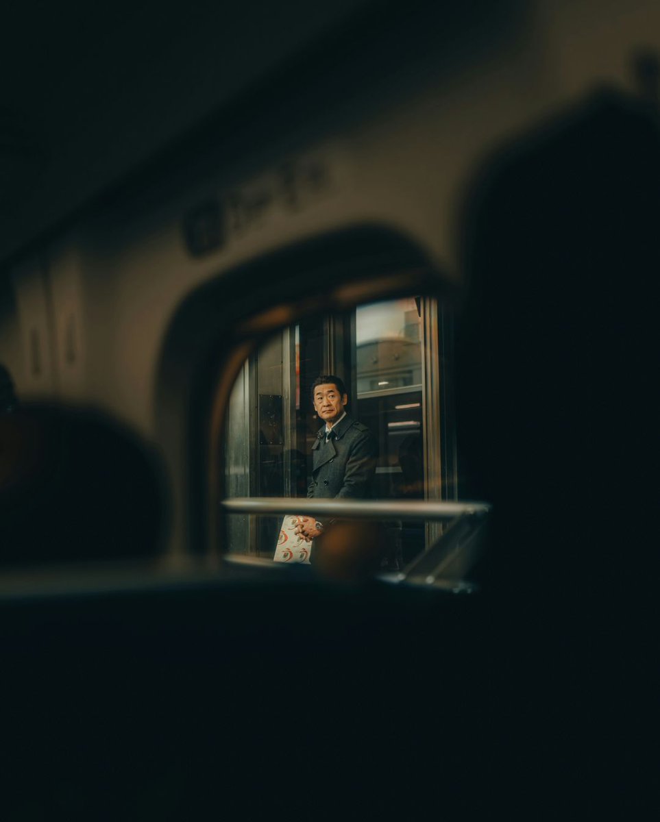 unsplash's tweet photo. From candid moments to formal portraits, this category showcases the emotions, cultures, and stories that define the human experience.

Official Judge: Rob Macneice from @NikonUSA 

Head over to https://t.co/8iWmoPETib to submit to this year’s #UnsplashAwards https://t.co/8ZWNMjzgoD