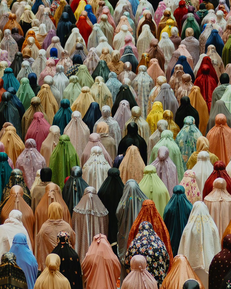 unsplash's tweet photo. From candid moments to formal portraits, this category showcases the emotions, cultures, and stories that define the human experience.

Official Judge: Rob Macneice from @NikonUSA 

Head over to https://t.co/8iWmoPETib to submit to this year’s #UnsplashAwards https://t.co/8ZWNMjzgoD