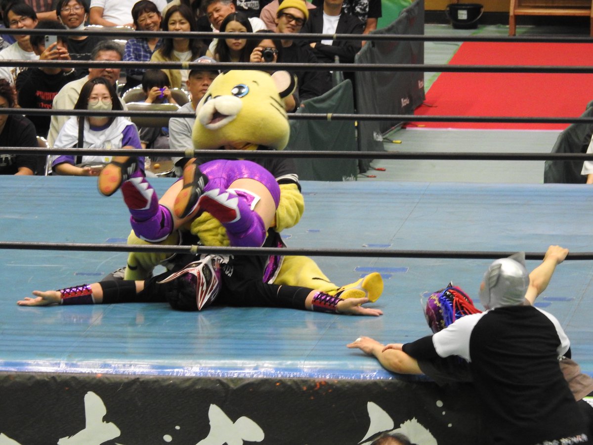 mkai74's tweet photo. 小諸ボンバイエ2026@こうりょうアリーナ小諸

信州プロレス提供試合
ペルケーロ・狐ジロー - とら一郎・キラーマックスJr.

#小諸市
#信州プロレス面白かった https://t.co/71PYzfLA4u