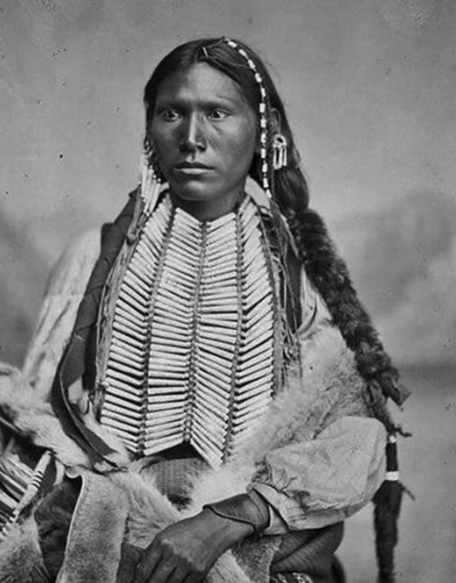 altBLXCK's tweet photo. Happy Indigenous People Day. 

REMINDER: Black Indigenous or Afro-Indigenous people are individuals who share BOTH African and Native American heritage, with deep historical and cultural roots across the Americas.

#AmericanHistory #HumanHistory #IndigenousHistory #BlackHistory #IndigenousPeopleDay