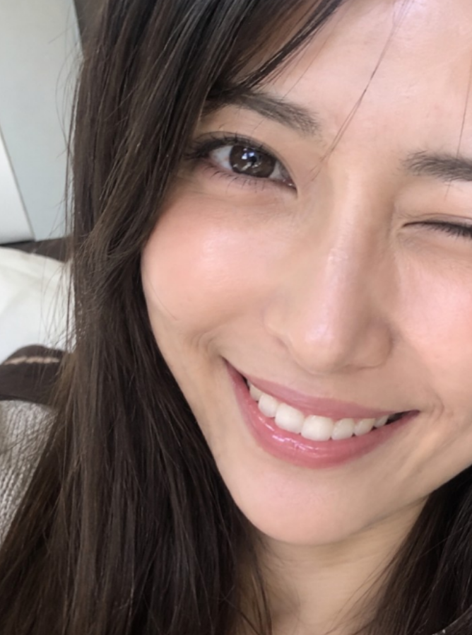 BadletaNews's tweet photo. 42歳おばさんのアソコ舐めれる人いますか？
汁多めですが...。

DM送れるようにしたけど、どうせ誰も来ませんよね🥲 https://t.co/73zjLtPMBX