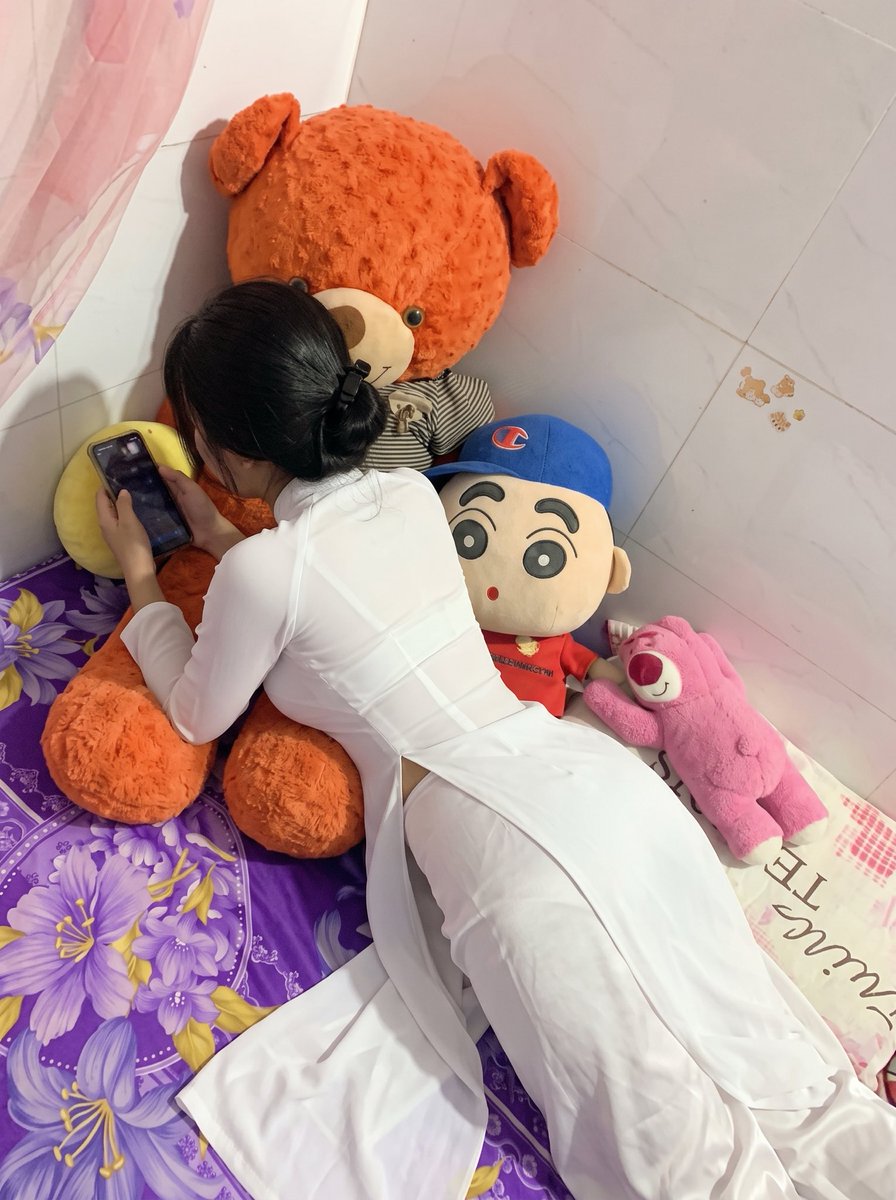teacherlanvn's tweet photo. Tối nay chú ở lại với em nhé 😛 https://t.co/9fmMXDVBsh