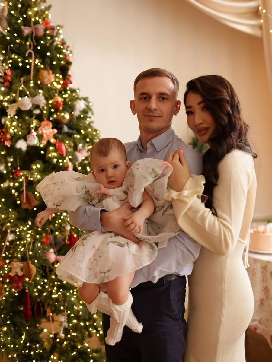wmaf_couples's tweet photo. WMAF couple / family # 880 - Both Russian 🇷🇺
#wmaf #whitemaleasianfemale #interracial #interracialcouple #internationalcouple #afwm #wmaw #internationallove #whiteguysasiangirls #whiteguy #asiangirl #asiangirlwhiteguy #russian #russianguy #russiangirl #asianrussian #russianasian https://t.co/B35cB9kPgz