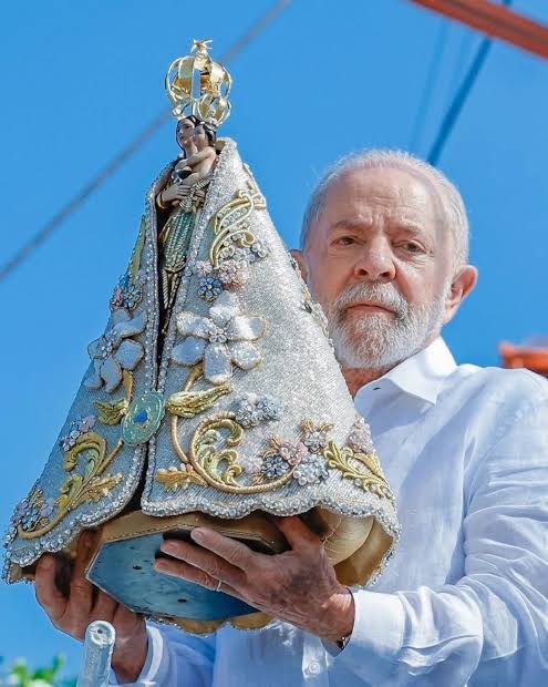 delegadoyasser's tweet photo. Esse é o meu presidente. O que respeita todas as religiões. O que nunca vai retirar Nossa Senhora como a padroeira do Brasil. 

#LulaComAparecida https://t.co/aaraHcXyVV
