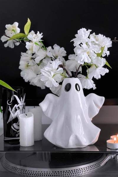gothicornate_ tweet picture