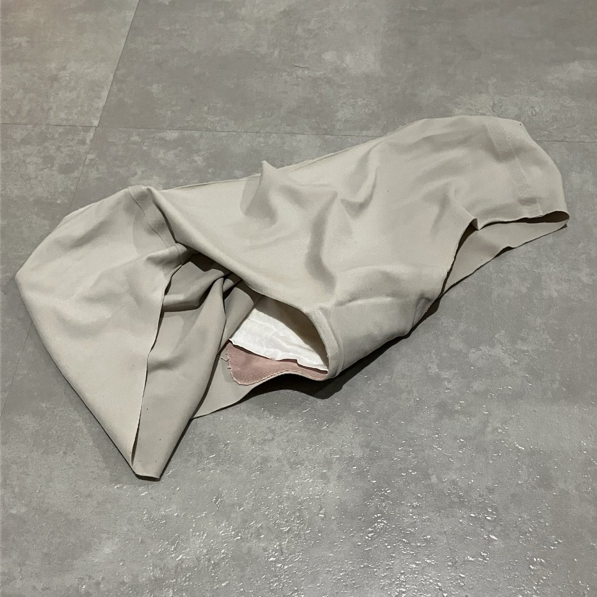 galtumamko's tweet photo. 一日中身に付けていたパンティ&amp;オリシーを脱衣所とゴミ箱より拝借しました🙏
ありがたやー

これで本日のオナネタに困りません😊

もちろん、嗅ぎまくって、舐めてから擦りつけて発射します🚀

#嫁晒し #妻晒し #寝取られ https://t.co/xwp0NZ5fSI