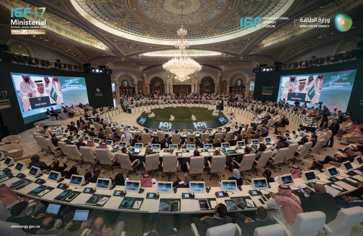 gvgc3x's tweet photo. @Reuters Yesterday in Riyadh 👇🏻🇸🇦 https://t.co/IaaIgR8uSE