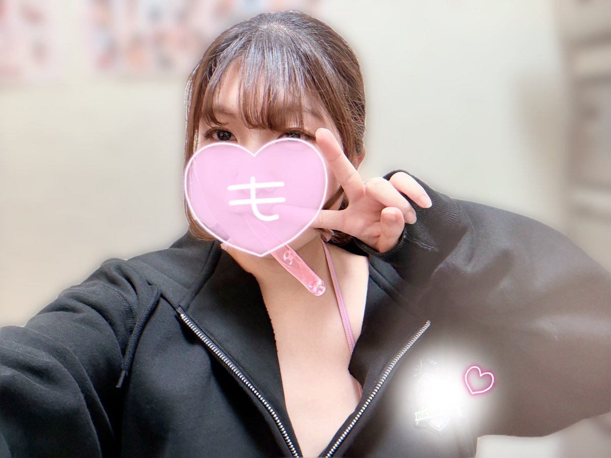 momo_iL_'s tweet photo. 出勤っっ！！💗

歯磨き中🦷✨今日なんかビジュいい気がしてるんるんしてる^ᴗ ̫ ᴗ^♩
#自撮り界隈 #池袋セクキャバ #池袋 #セクキャバ https://t.co/jNv4cxv4Sx