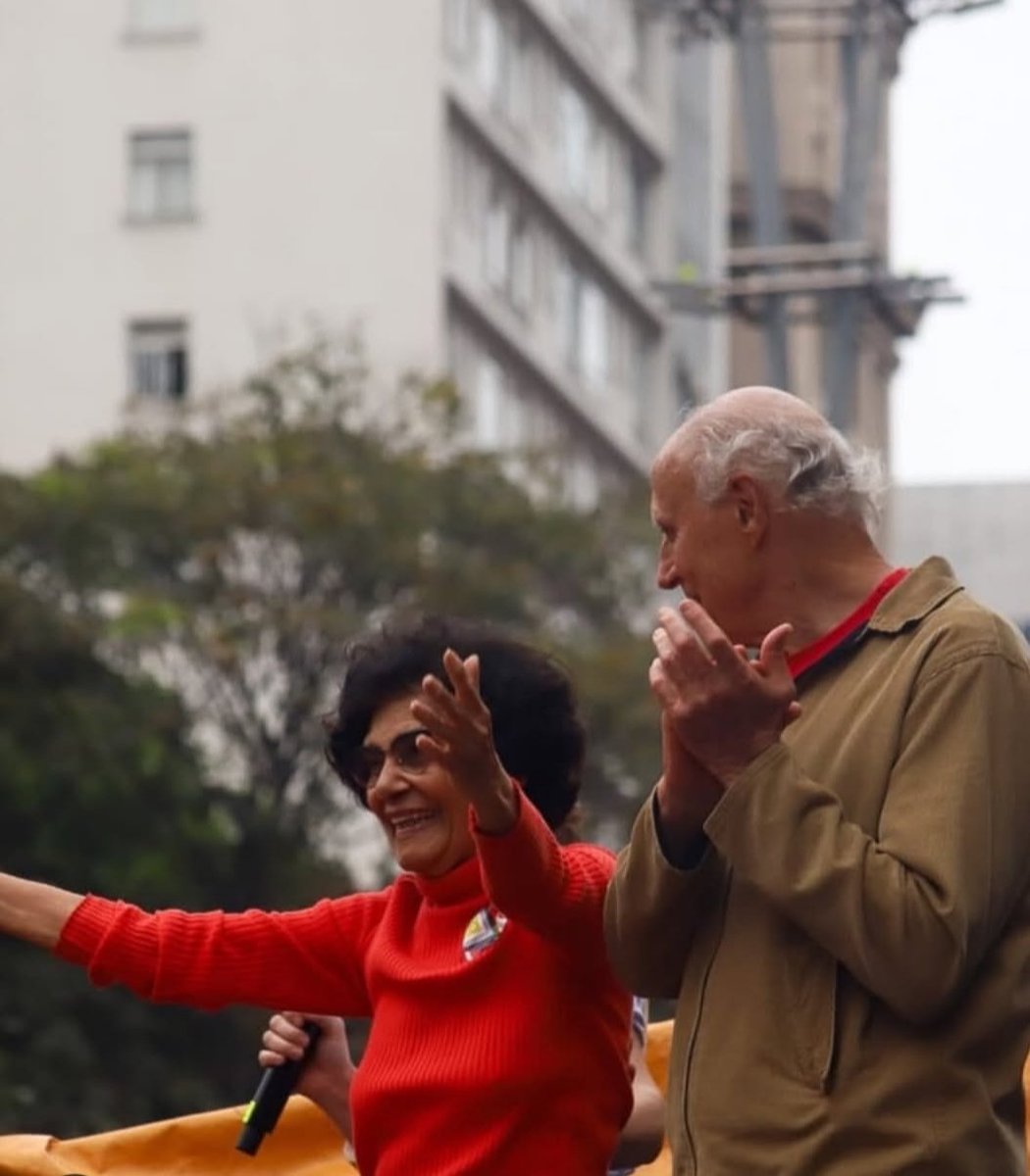 nesimachado's tweet photo. Marilena Chaui, 85 anos, ontem na av. Paulista. https://t.co/XgpxdPo4pU