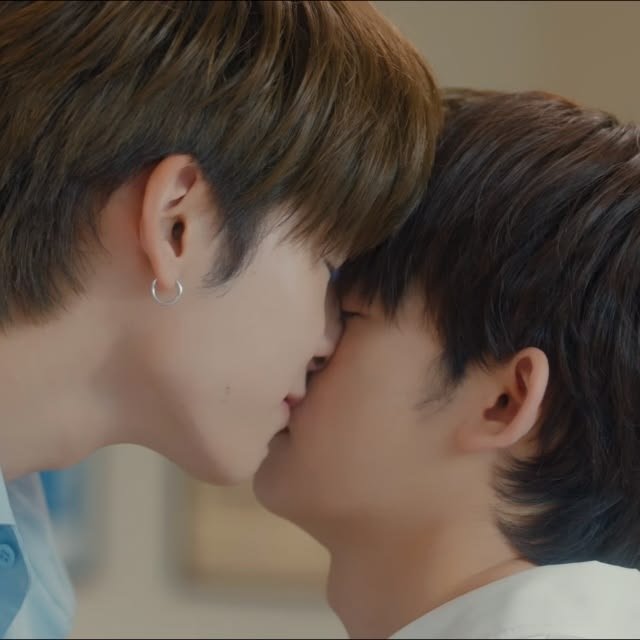 niikahya's tweet photo. soft intimacy (nobody did it like them) https://t.co/myccQ7YwTg