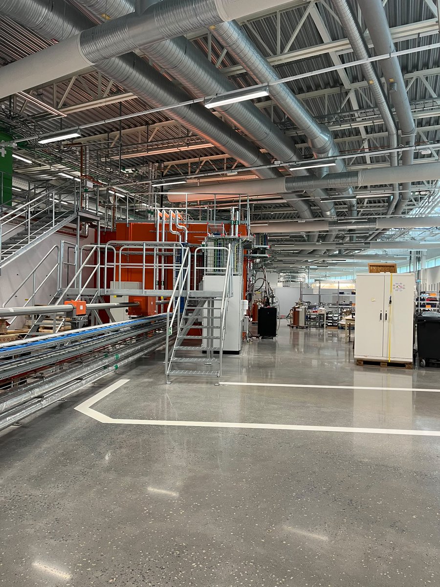 Hip2DQM's tweet photo. 🔬 Back from MAX IV!

From 6–8 October, our HIP-2D-QM researchers carried out their first experiments at the DanMAX beamline in Lund, Sweden, under approved proposals 20260822 (InSiTe₃) &amp; 20260845 (ZrTe₃). 🇸🇪

#MAXIV #DanMAX #QuantumMaterials https://t.co/QNmbOECYmH