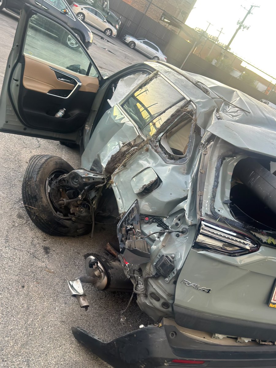 Itz_lerizy's tweet photo. Guys I want you all to help me thank the almighty God for saving me from this horrible accident 
It’s been a week since I survived this heavy crash, this is why I haven’t been too active on x  lately,

A drunk driver hit my from behind on the highway my car somersaulted 3 times which was crazy, people were surprised at how i came out clean without bleeding 🩸 
I just bought this car few months ago.

But the most important thing is that I came out alive, tho it hasn’t been an easy recovery ❤️‍🩹
Thank you for your kind words and prayers 🙏🏽

God is the greatest, Jesus is King