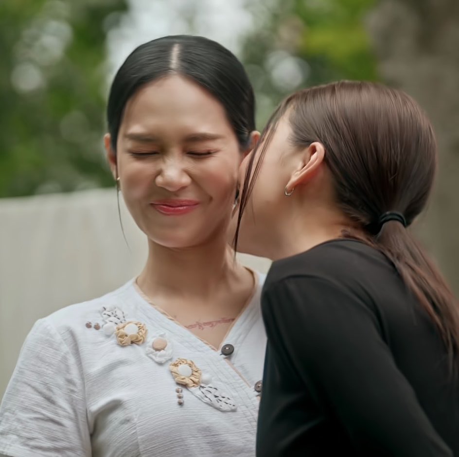 Liqueur_6741's tweet photo. ที่สุดแล้วครับ ในพบพระ

KHOM KHLANG EP6
#ข่มขลังตอนที่6 https://t.co/yzzESmhOu4