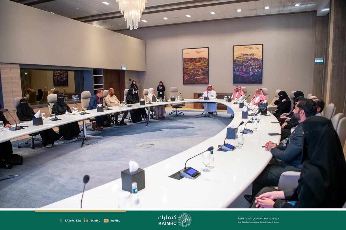 kaimrc_ksa's tweet photo. يستعرض أ. د. ماجد الفضل، نائب الرئيس التنفيذي لمركز الملك عبدالله العالمي للأبحاث الطبية «#كيمارك»، في جلسة علمية ضمن #المؤتمر_الدولي_السابع_للإعاقة_والتأهيل، نتائج الدراسة التجريبية لمشروع «BABYSEQ SAUDI»، التي شملت تسلسل الجينوم الشامل لـ1,070 مولودًا من حديثي الولادة الأصحاء.

وتتناول الجلسة إمكانات الكشف المبكر عن بعض الاضطرابات الوراثية، بما يدعم التشخيص وبدء العلاج أو المتابعة قبل ظهور الأعراض، ودور بناء بيانات جينية سعودية في تحسين تفسير نتائج الفحص وتحديد التدخل الطبي المناسب.
