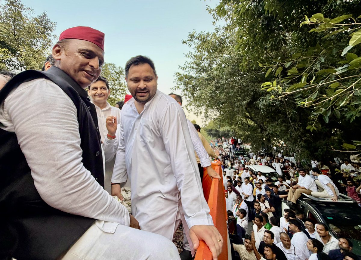 samajwadiparty's tweet photo. बदलाव का आगाज़
PDA की आवाज़ https://t.co/OmvwFzCTjW