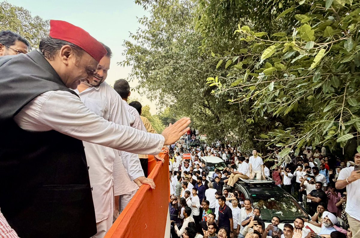 samajwadiparty's tweet photo. बदलाव का आगाज़
PDA की आवाज़ https://t.co/OmvwFzCTjW